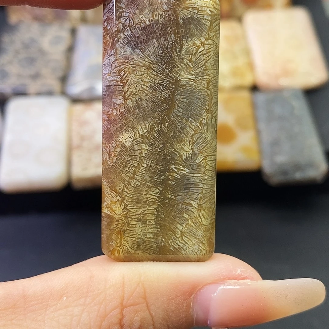 硅化玉颈饰合金鑫**雨