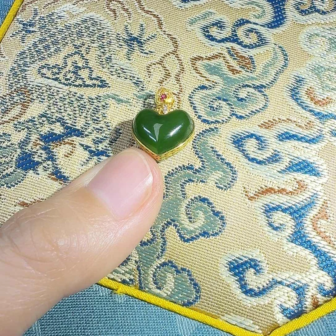 和田玉18K金镶嵌颈饰