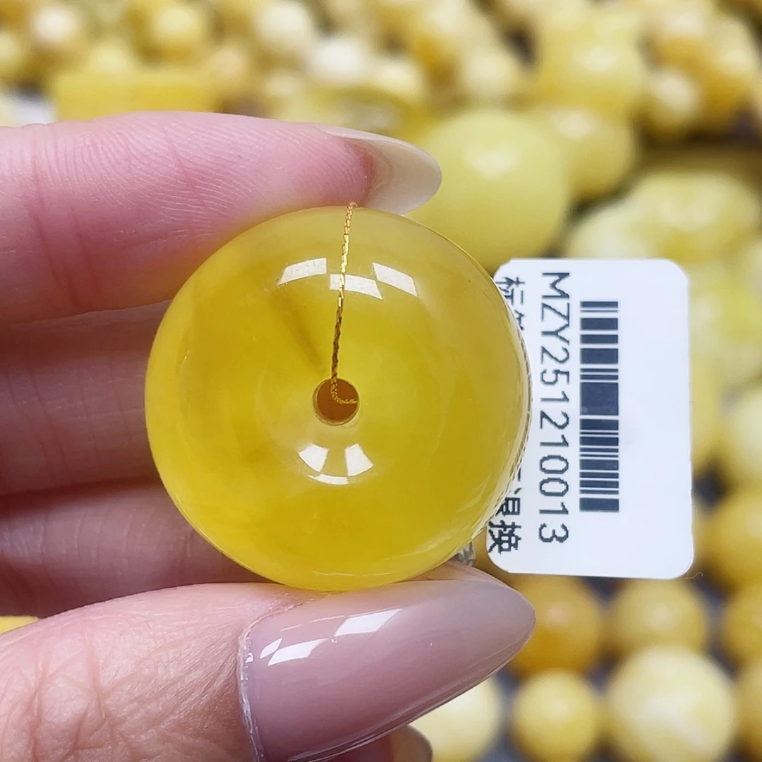 人***满蜜蜡未镶嵌裸石27.8*16.9mm瑕