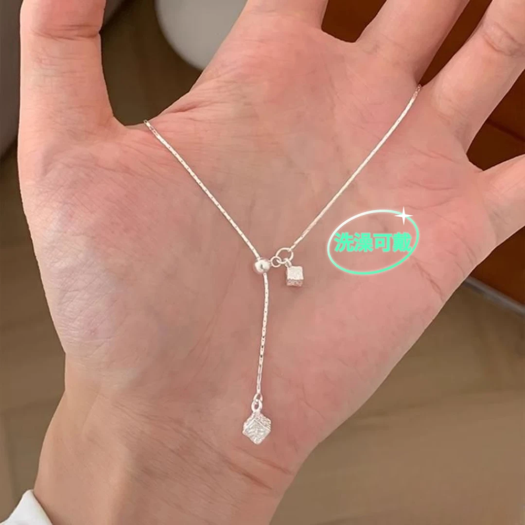 钛钢吊坠 不掉色纹理方块项链女轻奢小众ins高级吊坠抽拉锁骨链