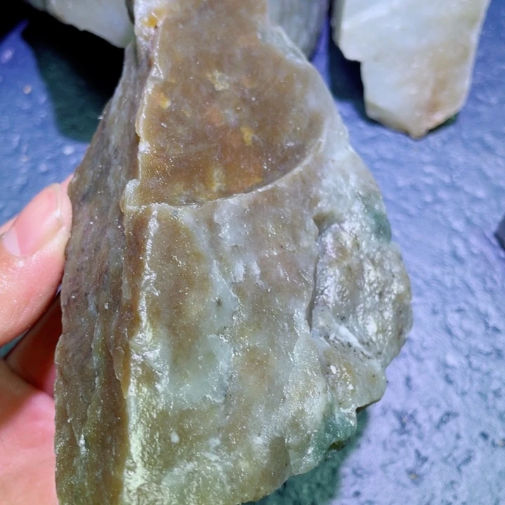 和田玉未镶嵌珠宝半成品