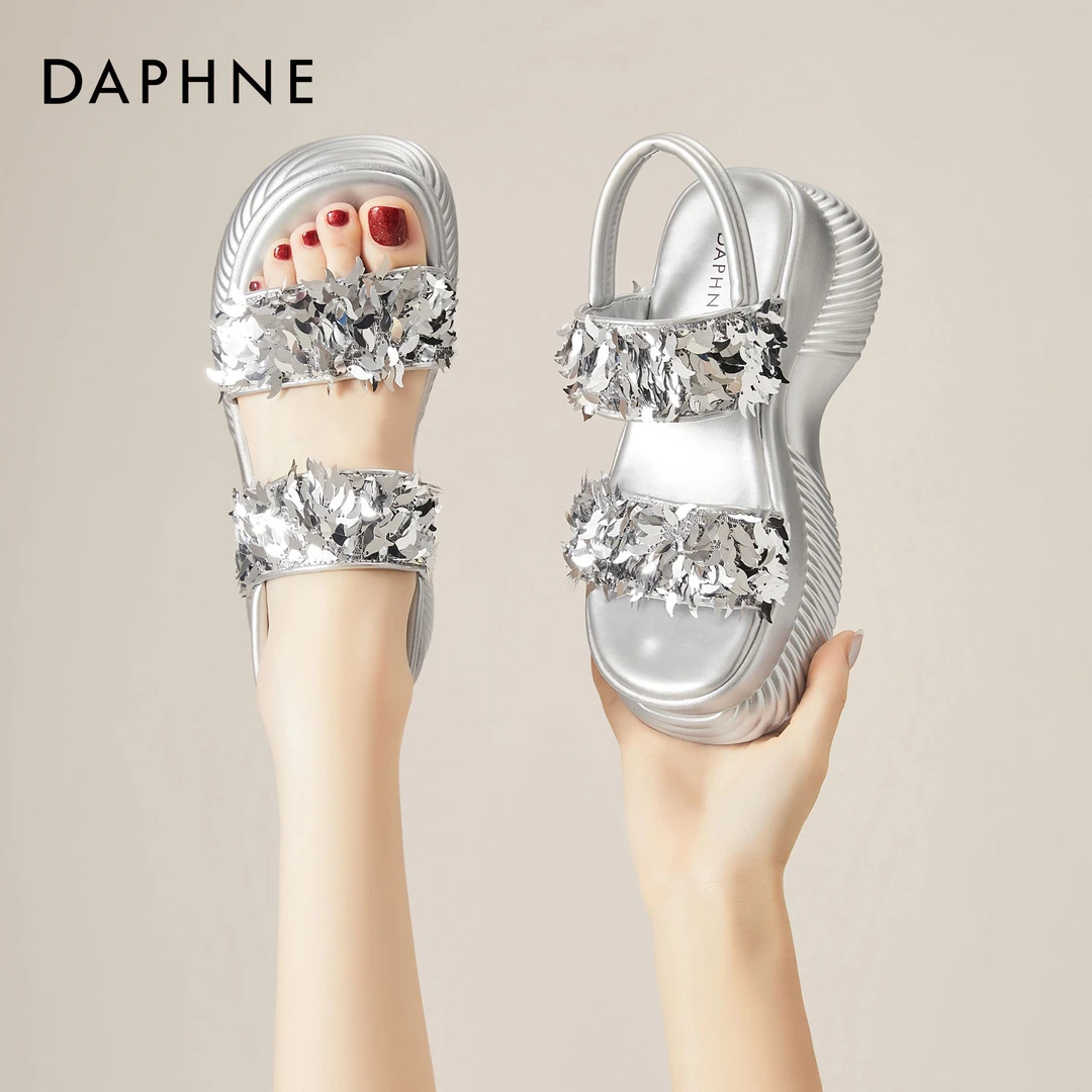 达芙妮亮片厚底增高凉鞋女2025夏季新款小个子百搭松糕软底沙滩鞋