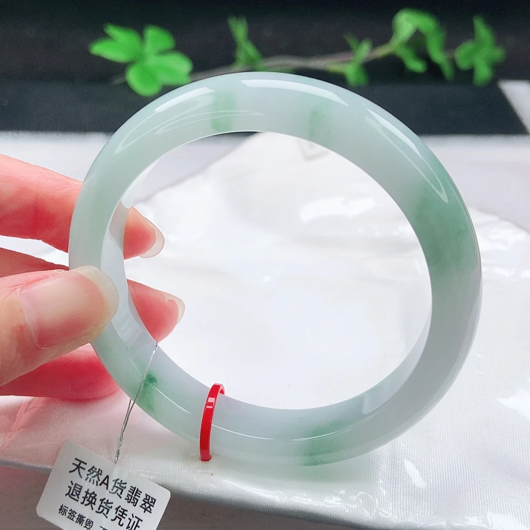 翡翠手镯未镶嵌57圈