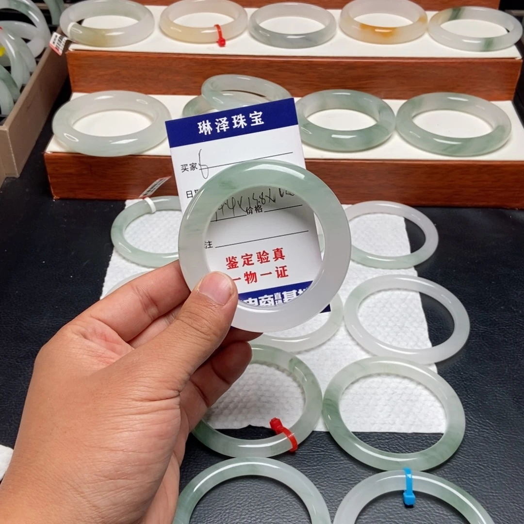 枍***兮未镶嵌手镯石英质玉6