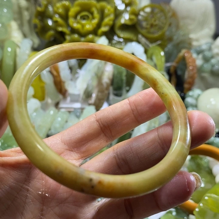 岫玉未镶嵌岫玉手镯60