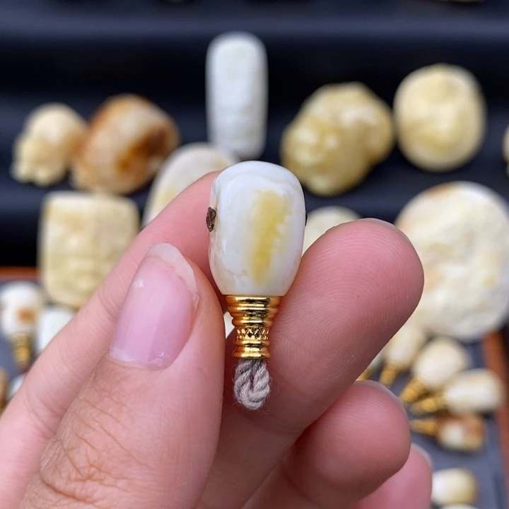 琥珀未镶嵌裸石10三通c194