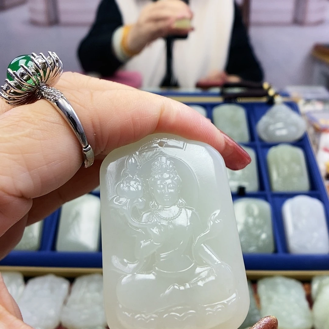 【闪购商品】和田玉颈饰未镶嵌瓶**灵