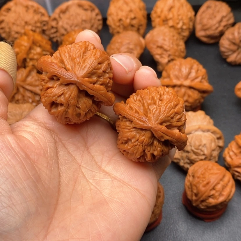 【闪购商品】文玩核桃把件38白狮子