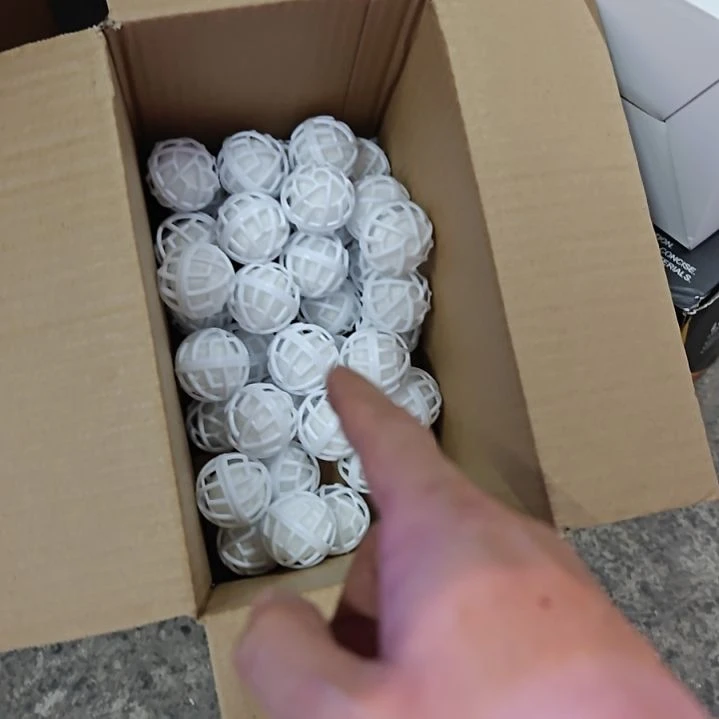 来细菌球25颗白色。