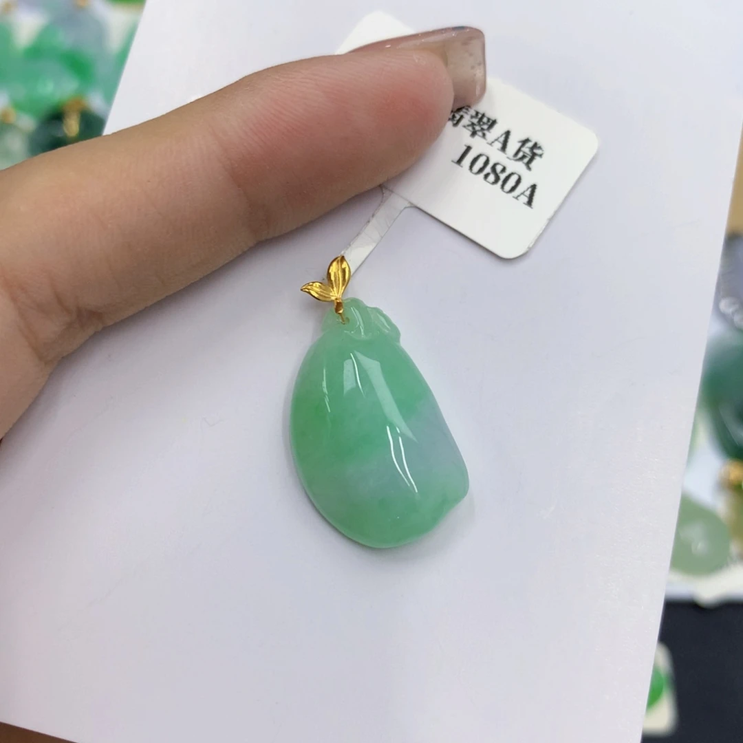 翡翠18K金镶嵌颈饰翡翠