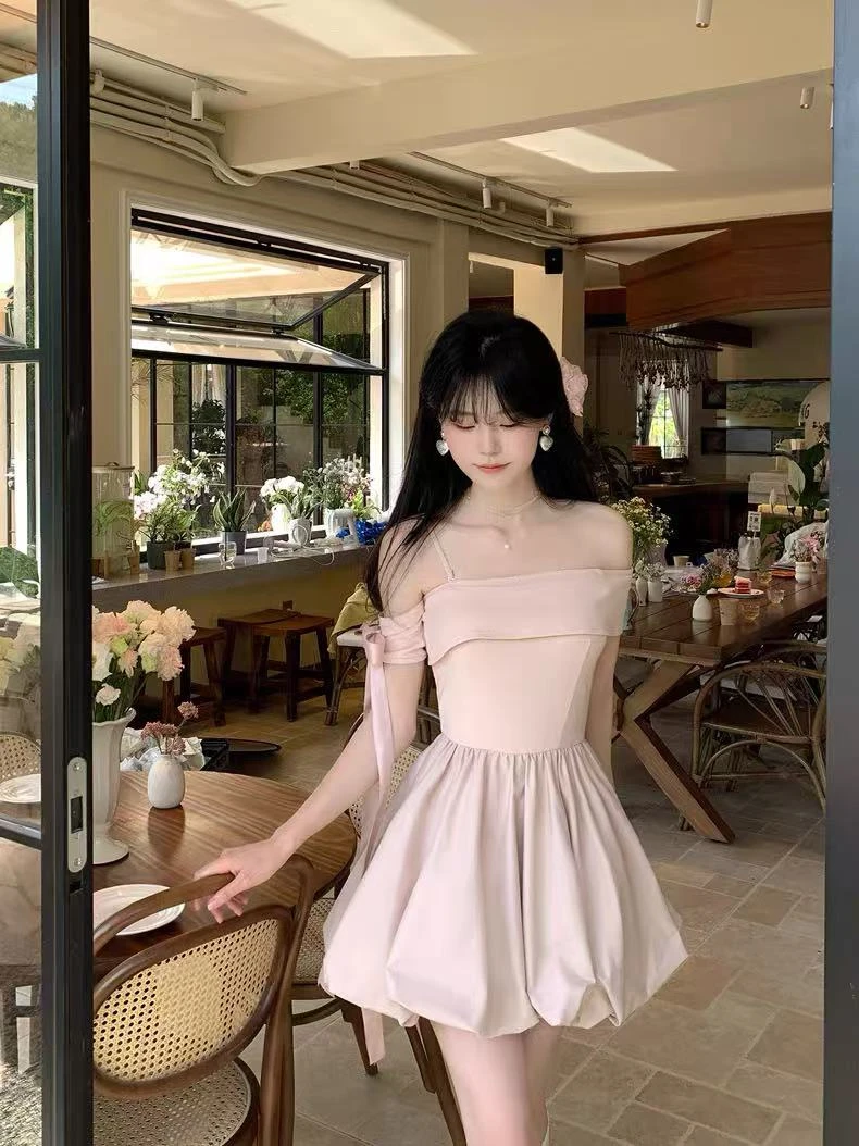 蓬蓬裙斜肩法式黄色吊带连衣裙甜美夏季白色气质泡泡袖裙子显瘦