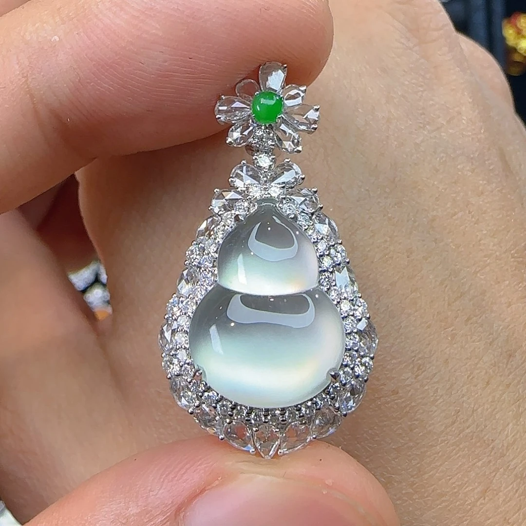 颈饰18K金镶嵌翡翠天然翡翠