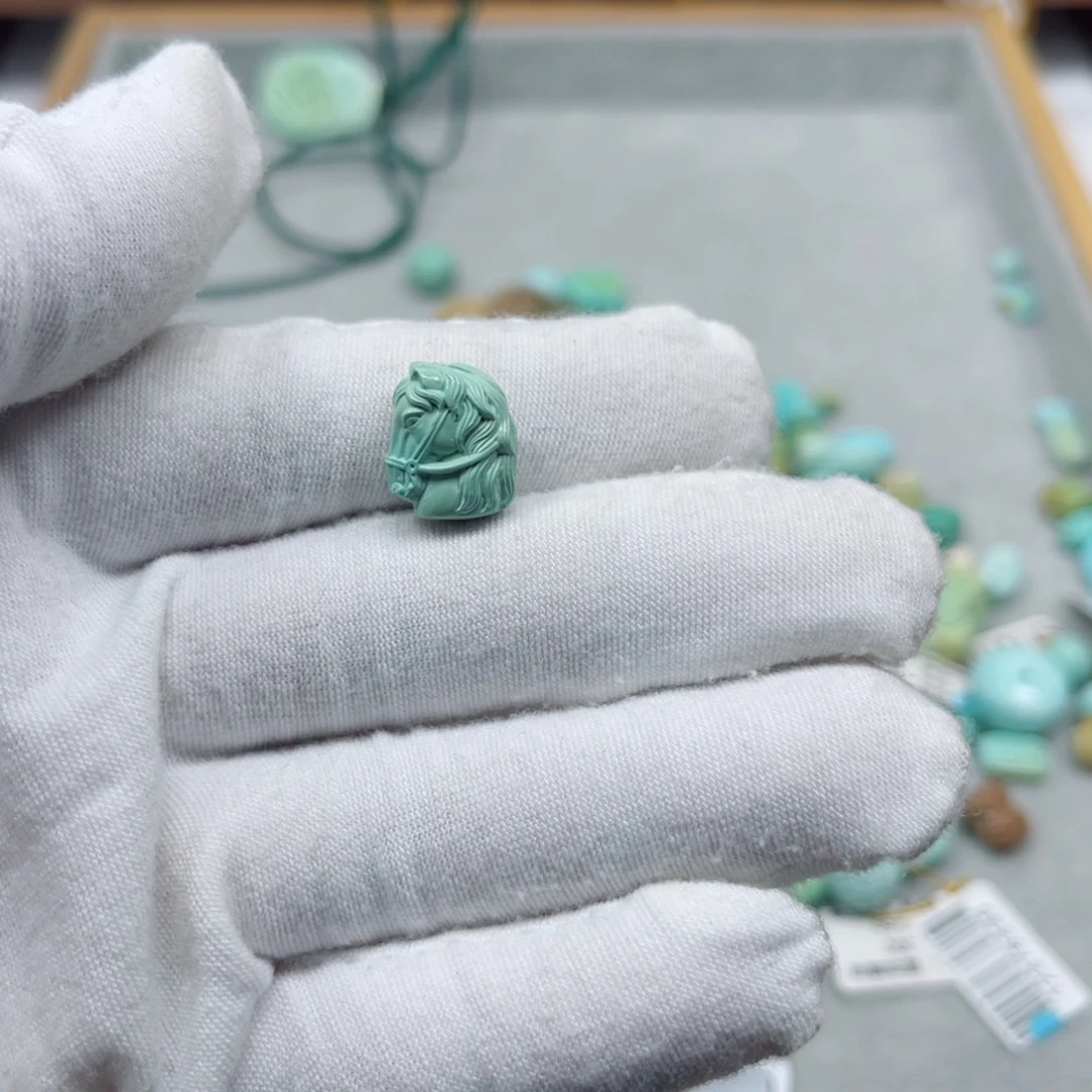 绿松石未镶嵌挂件