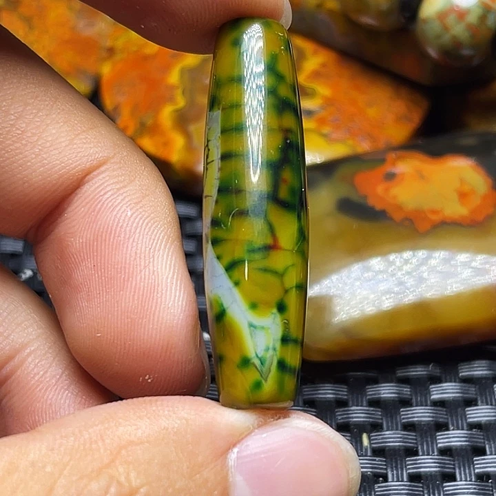 杜***动玛瑙/玉髓未镶嵌颈饰