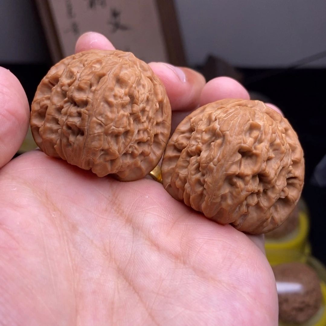 文玩核桃吊坠譽全品38➕尺三角白红皮山地精品m08