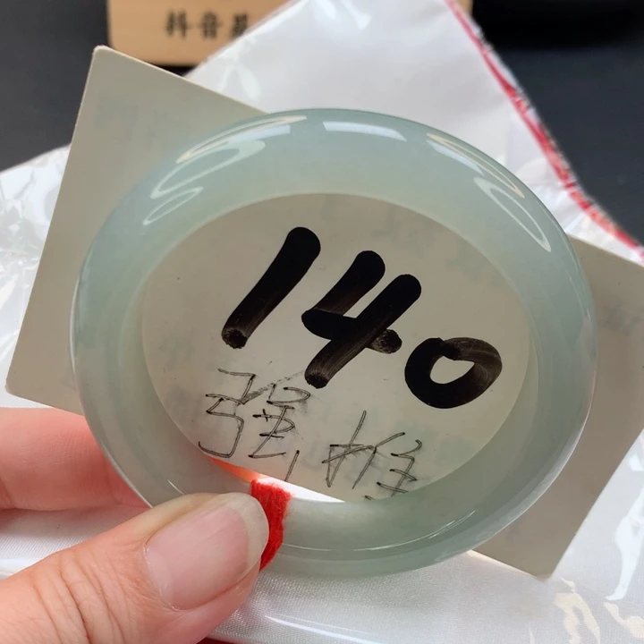 未镶嵌手镯翡翠正