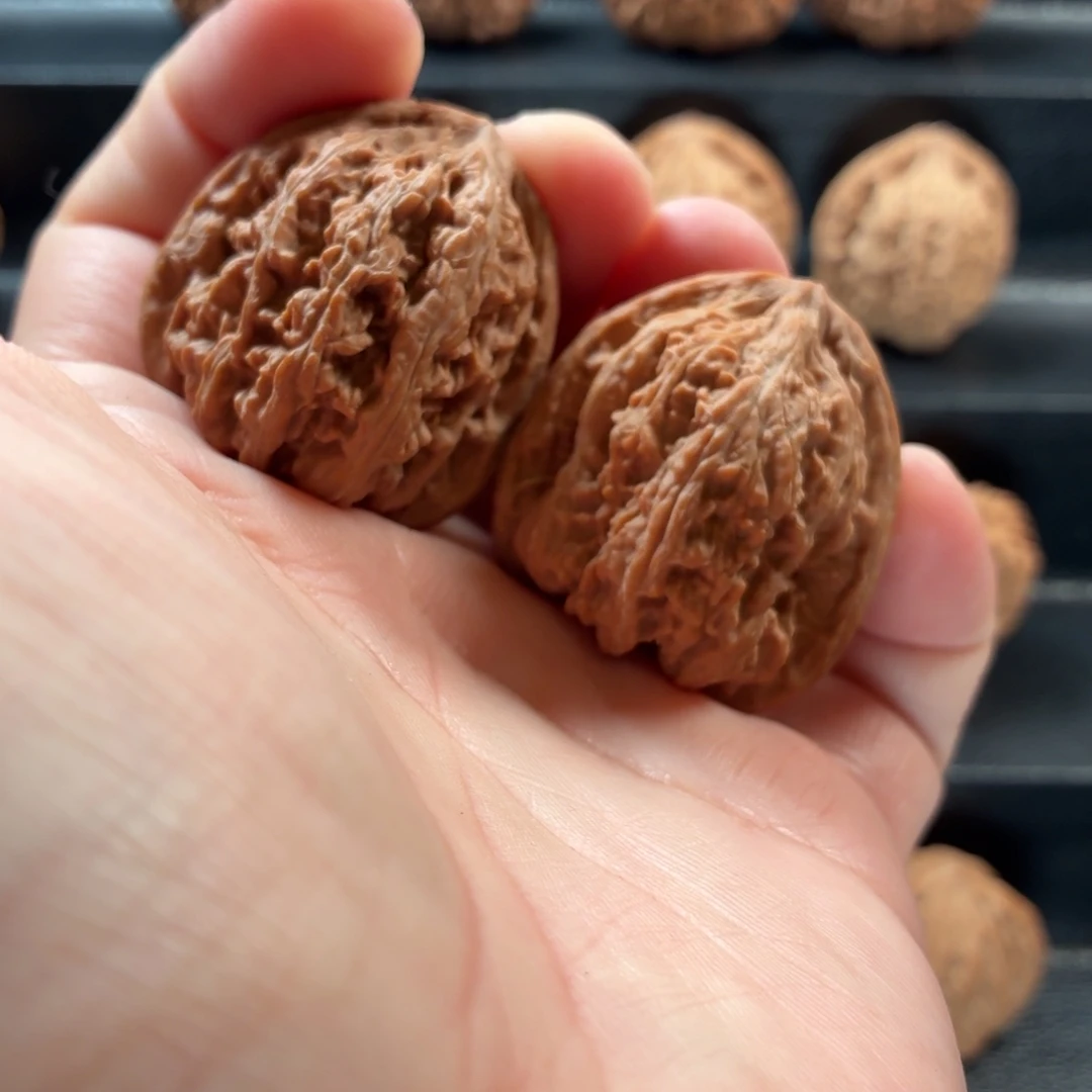 桃核把件山地老款密纹轻微差尺37