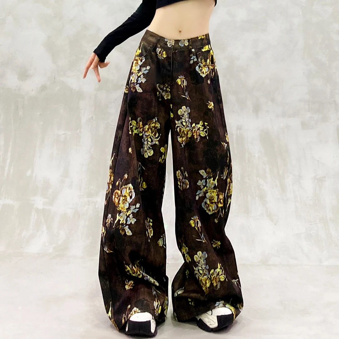 花朵印花咖啡色休闲牛仔裤女秋新款高腰宽松显瘦百搭直筒阔腿裤子