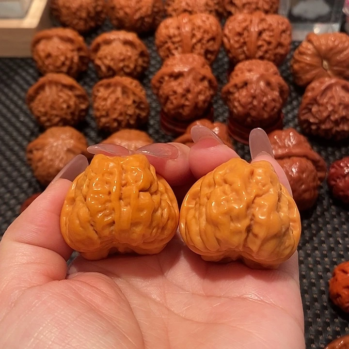 吊坠文玩核桃37蛤蟆头黄皮0997