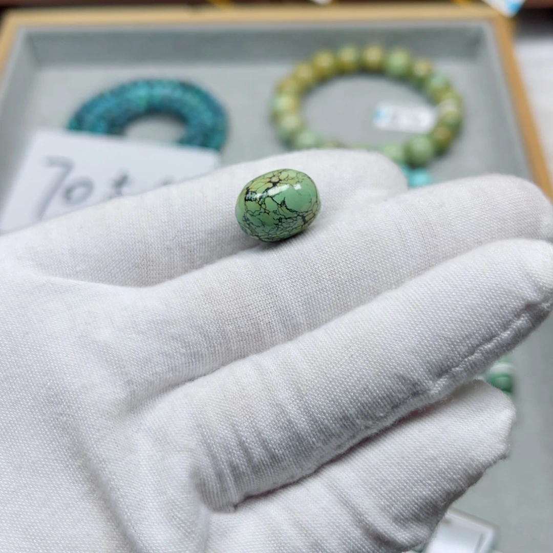 绿松石未镶嵌挂件