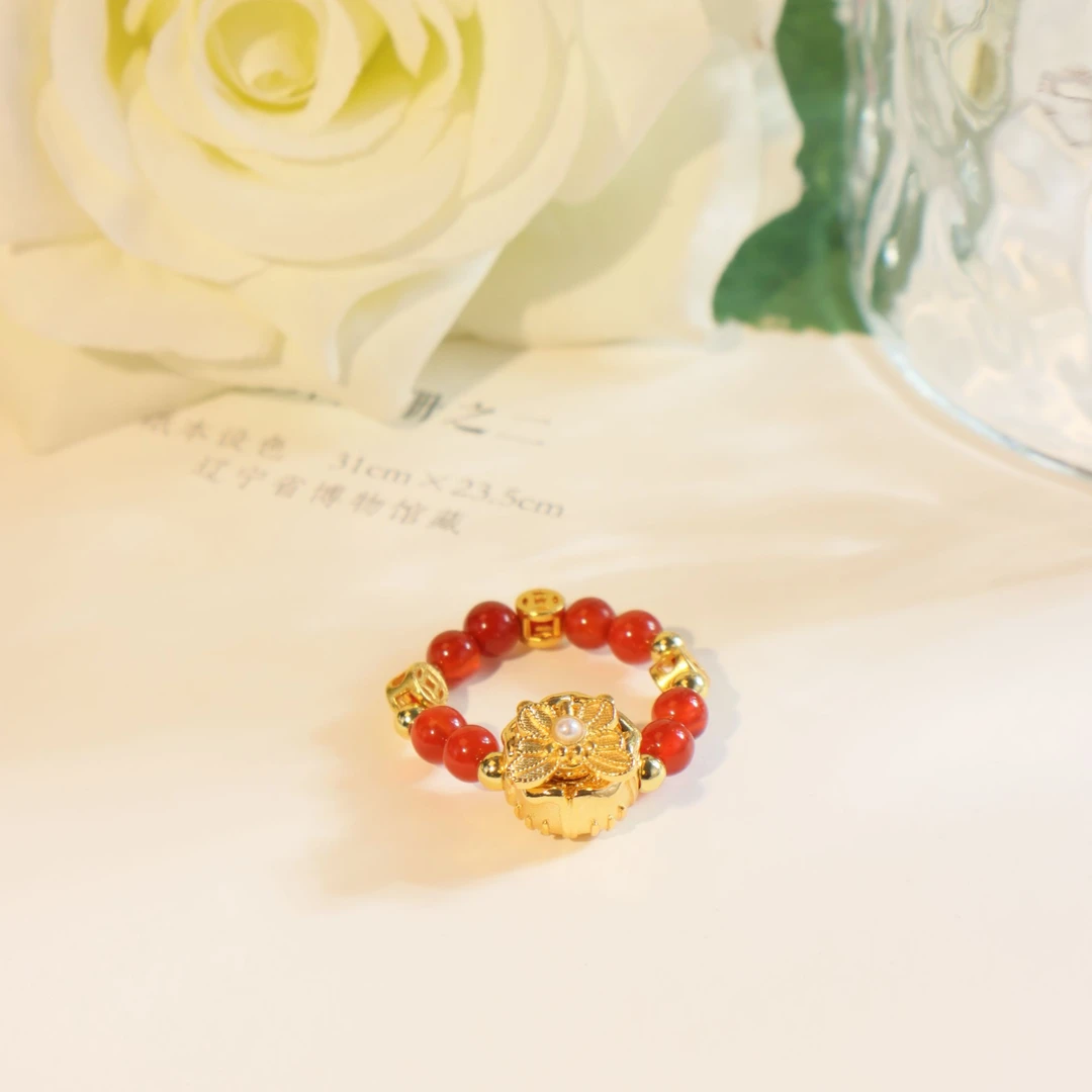 南红旋转蝴蝶戒指