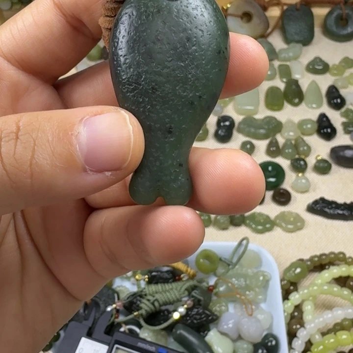 和田玉未镶嵌挂件