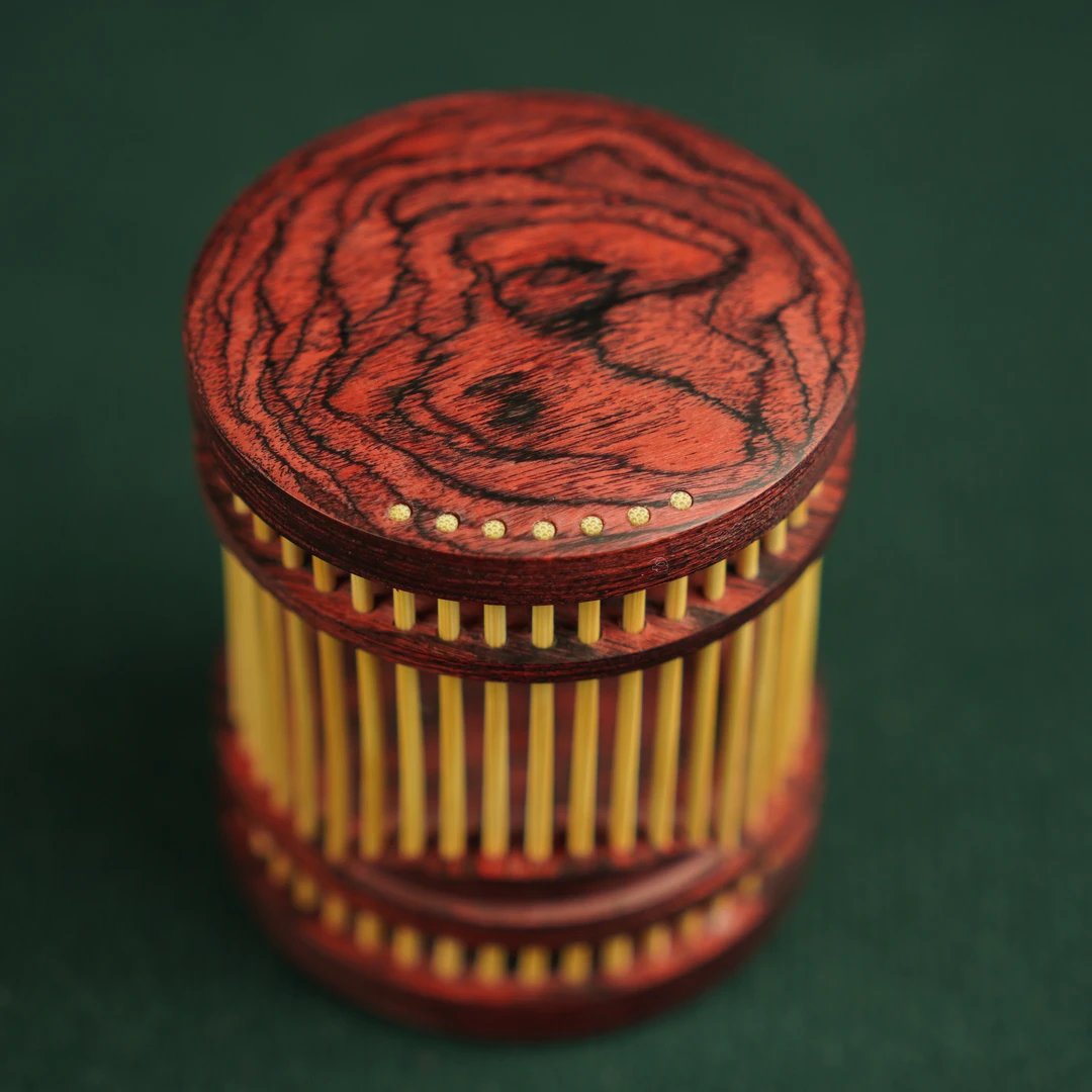 【非洲酸枝扎嘴笼】“暴风眼”纹路非洲酸枝木质扎嘴笼