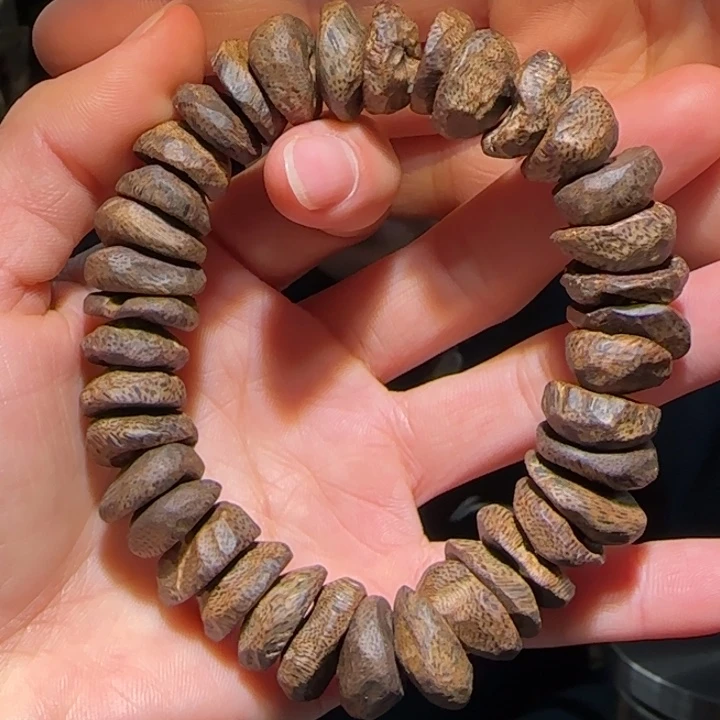 沉香手串海南老白棋沉水树丁手串32.3克