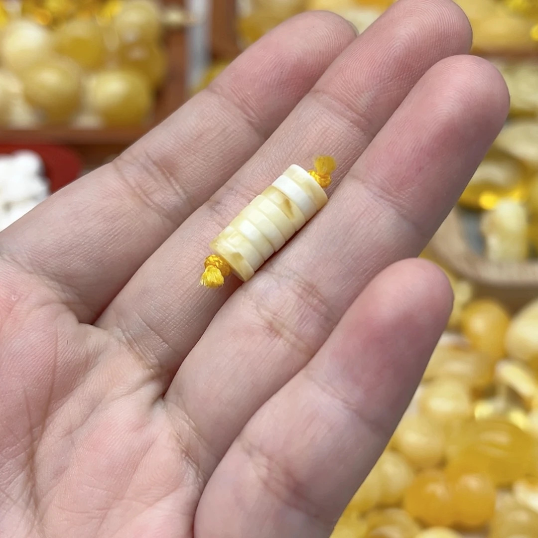 蜜蜡未镶嵌裸石配饰