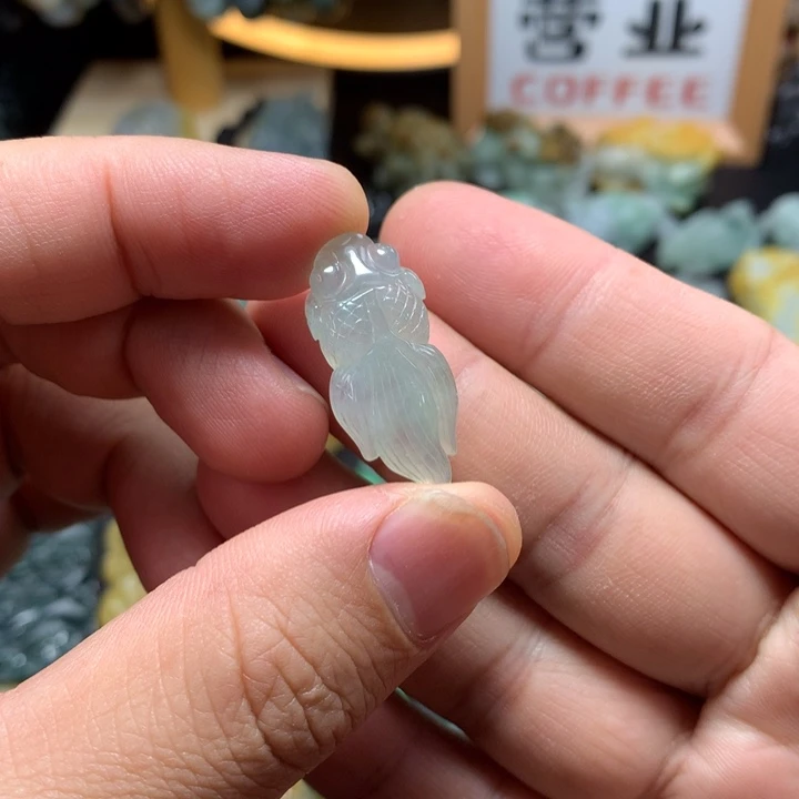 翡翠未镶嵌颈饰金鱼冰种