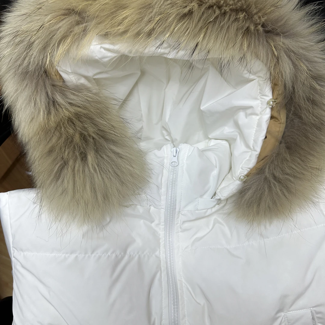 女士秋冬新款加厚毛领连帽短款百搭肯豆风羽绒服