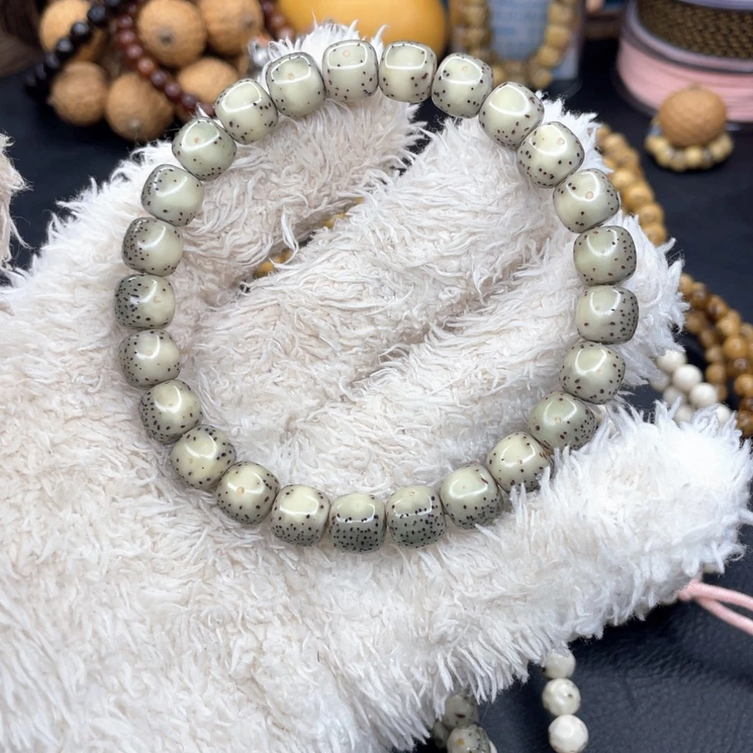 星月菩提吊坠9×8浅月大留白细散星糯冰料