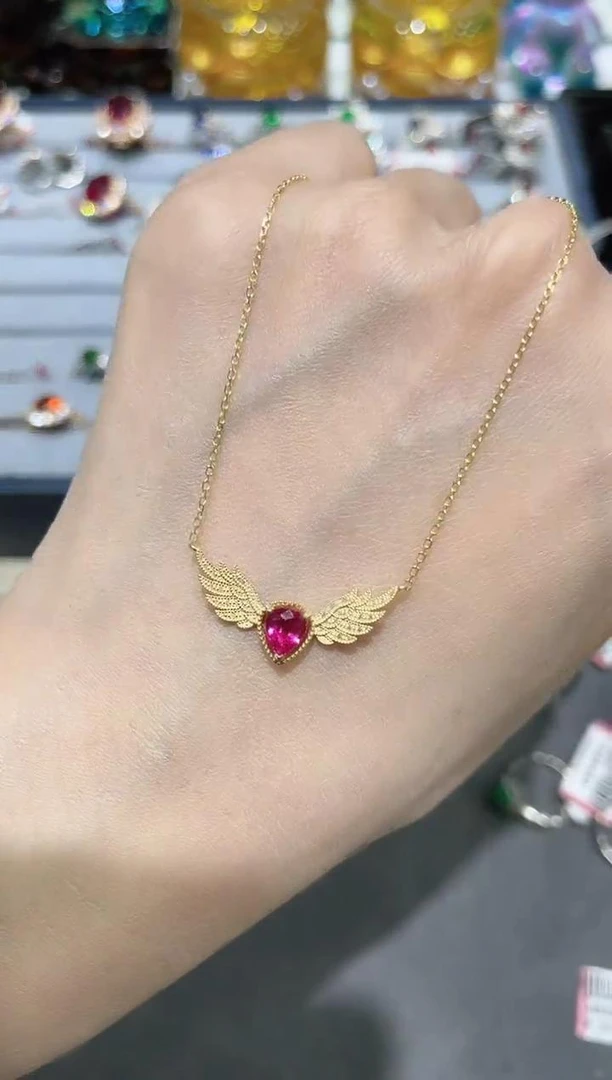 18K金镶嵌天然无烧红宝石项链爱心款天使之翼锁骨链