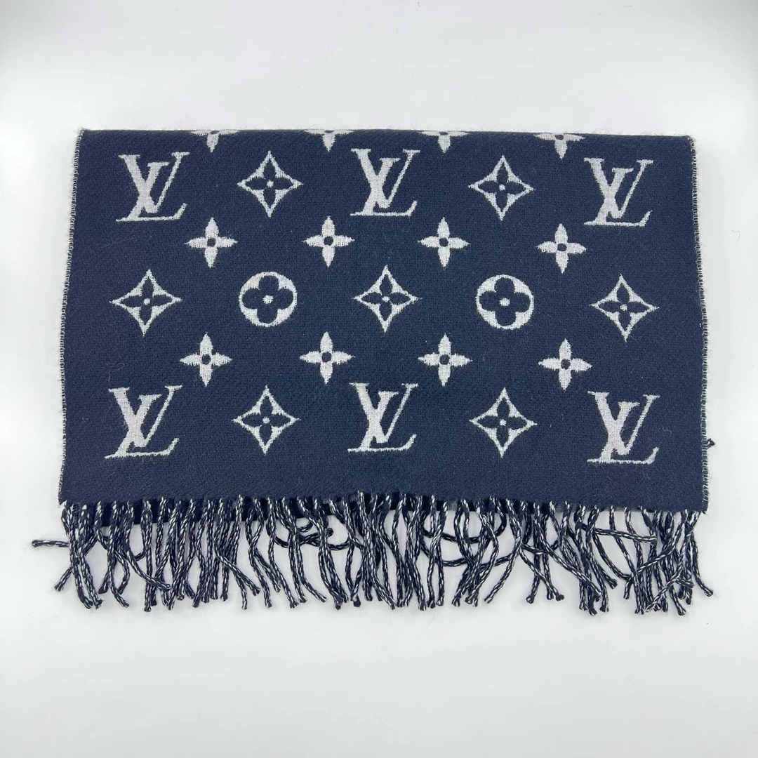 99新 LouisVuitton/路易威登 老花双面羊绒流苏围巾披肩/12706744
