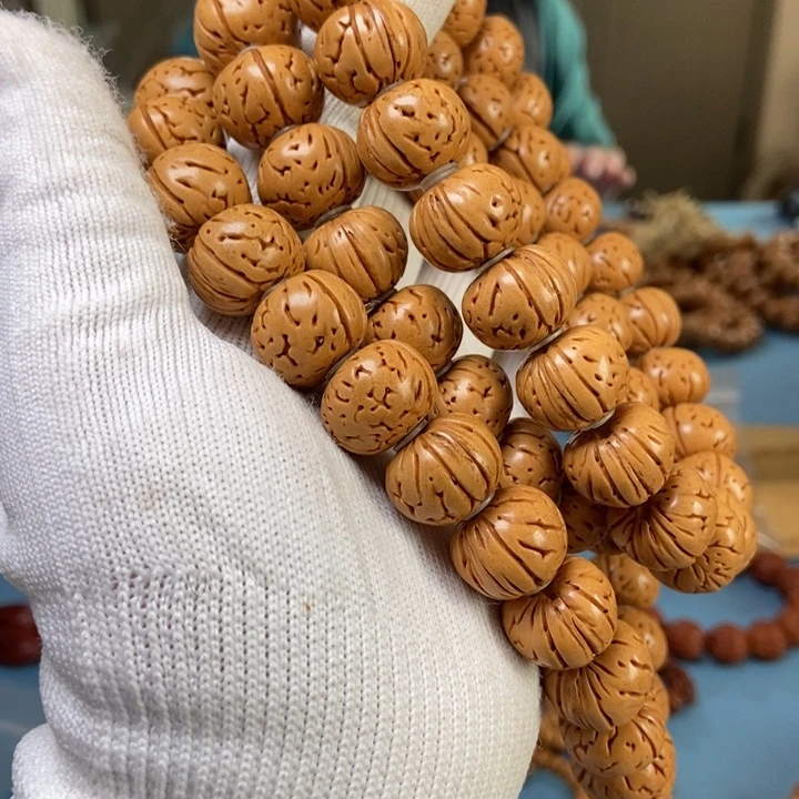 【闪购商品】桃核手串桀**羁68颗脖挂桃核