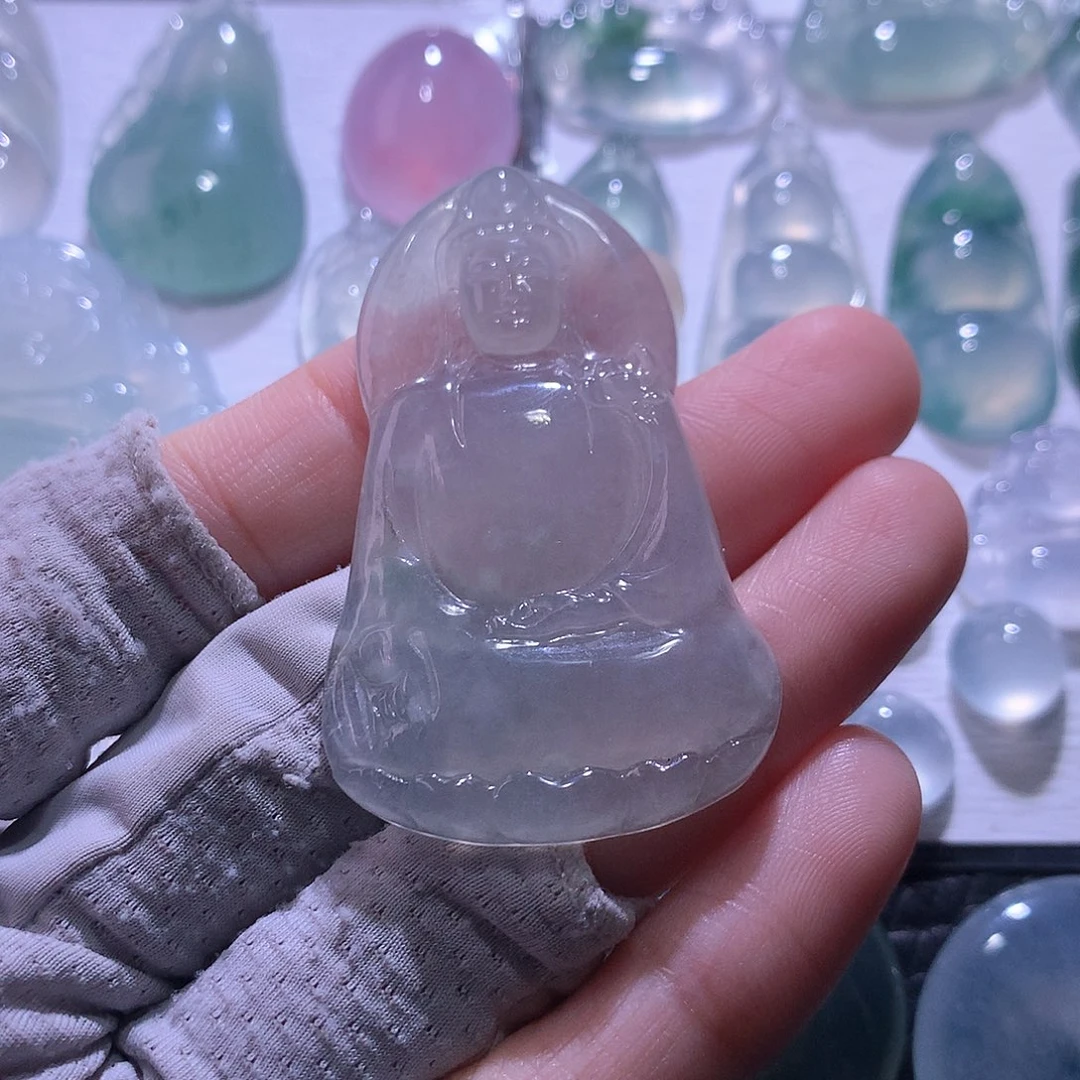 翡翠未镶嵌颈饰观音