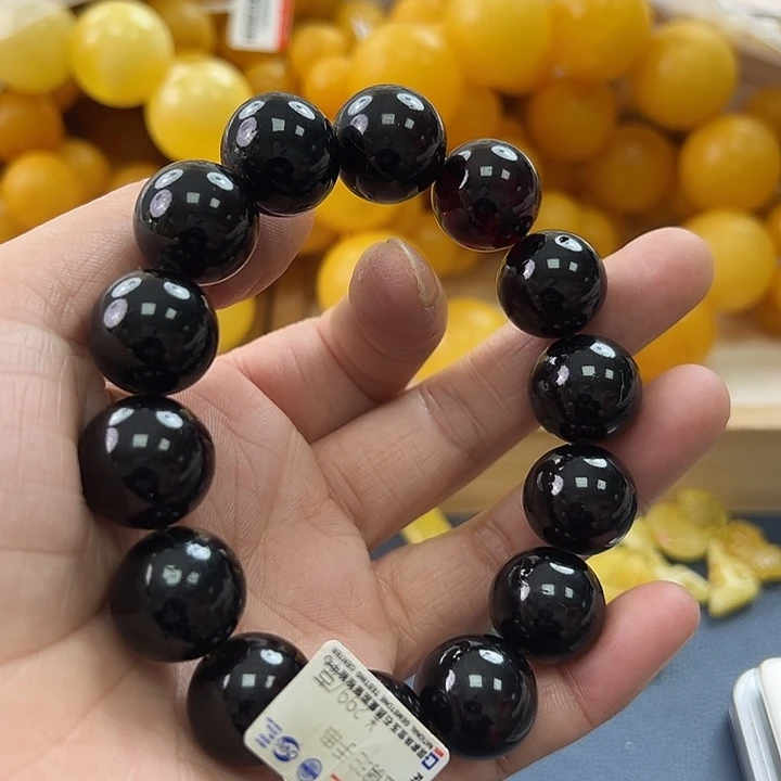 未镶嵌琥珀珠宝奇石