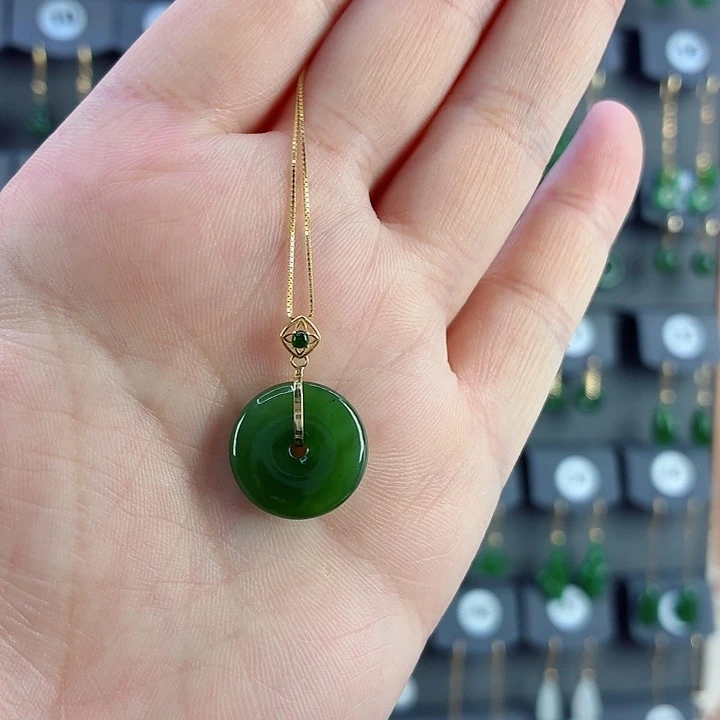 和田玉18K金镶嵌吊坠(赠链)
