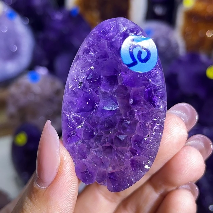 未镶嵌水晶大型摆件（非配饰）