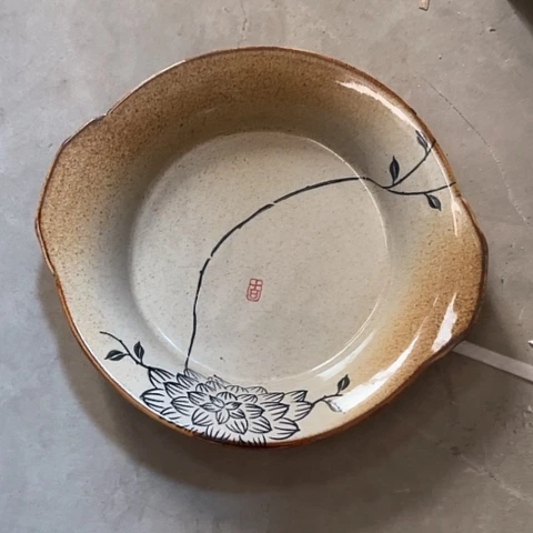 微瑕，不能明火，口径31高7，14英寸双耳大碗一个