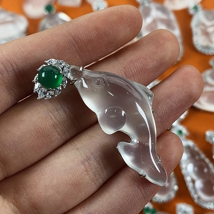 石英质玉银S925镀金镶嵌颈饰