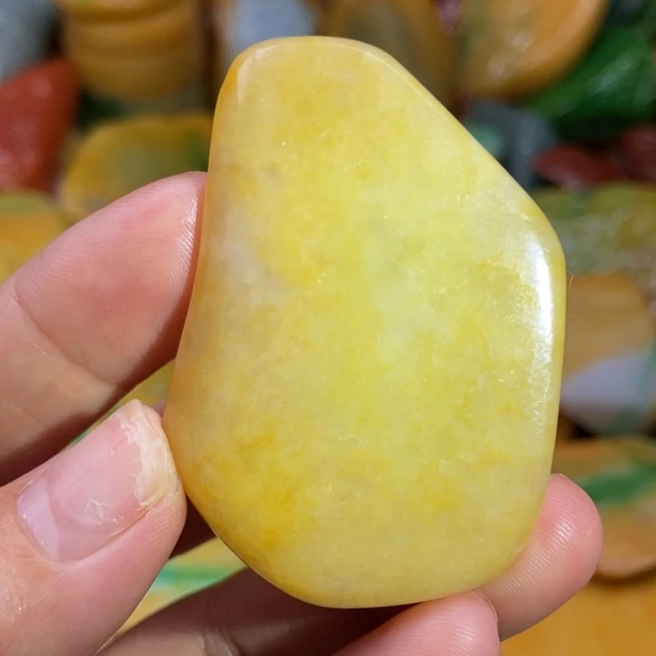 翡翠未镶嵌颈饰缅甸