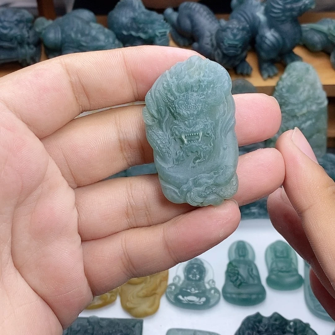 定制翡翠未镶嵌龙牌