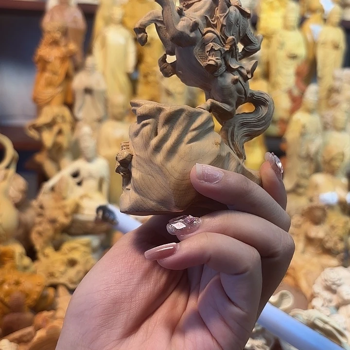 卓***坝柏木（崖柏）崖柏瑕疵马
