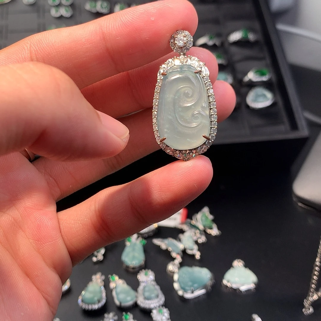 翡翠未镶嵌吊坠(不含链)