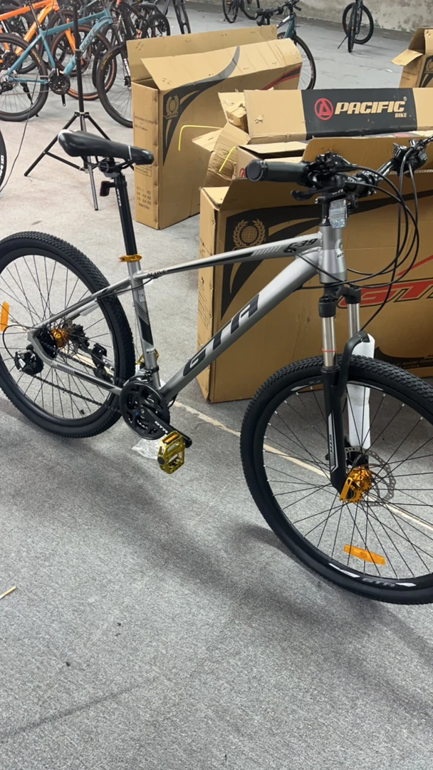 灰金配GTA铝架油刹27.5寸24速锁死叉山地车