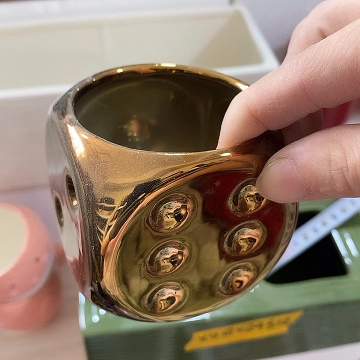 摆件陶盆有孔 瑕疵介意勿拍