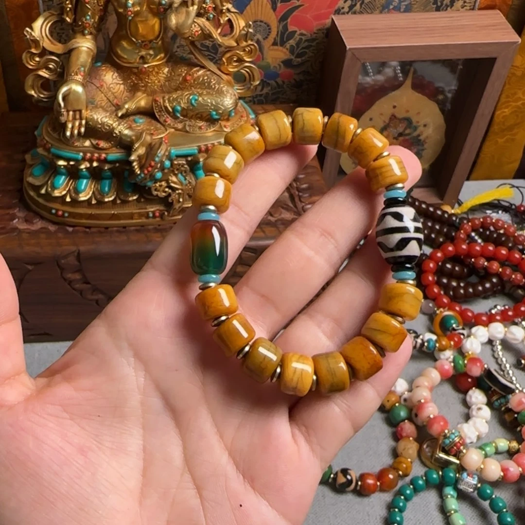 泥塑吃***兽藏式风格设计风格