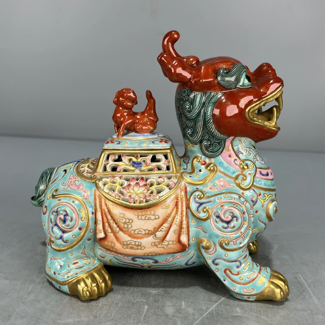 当代仿制 仿古大清乾隆年制珐琅彩描金瑞兽摆件