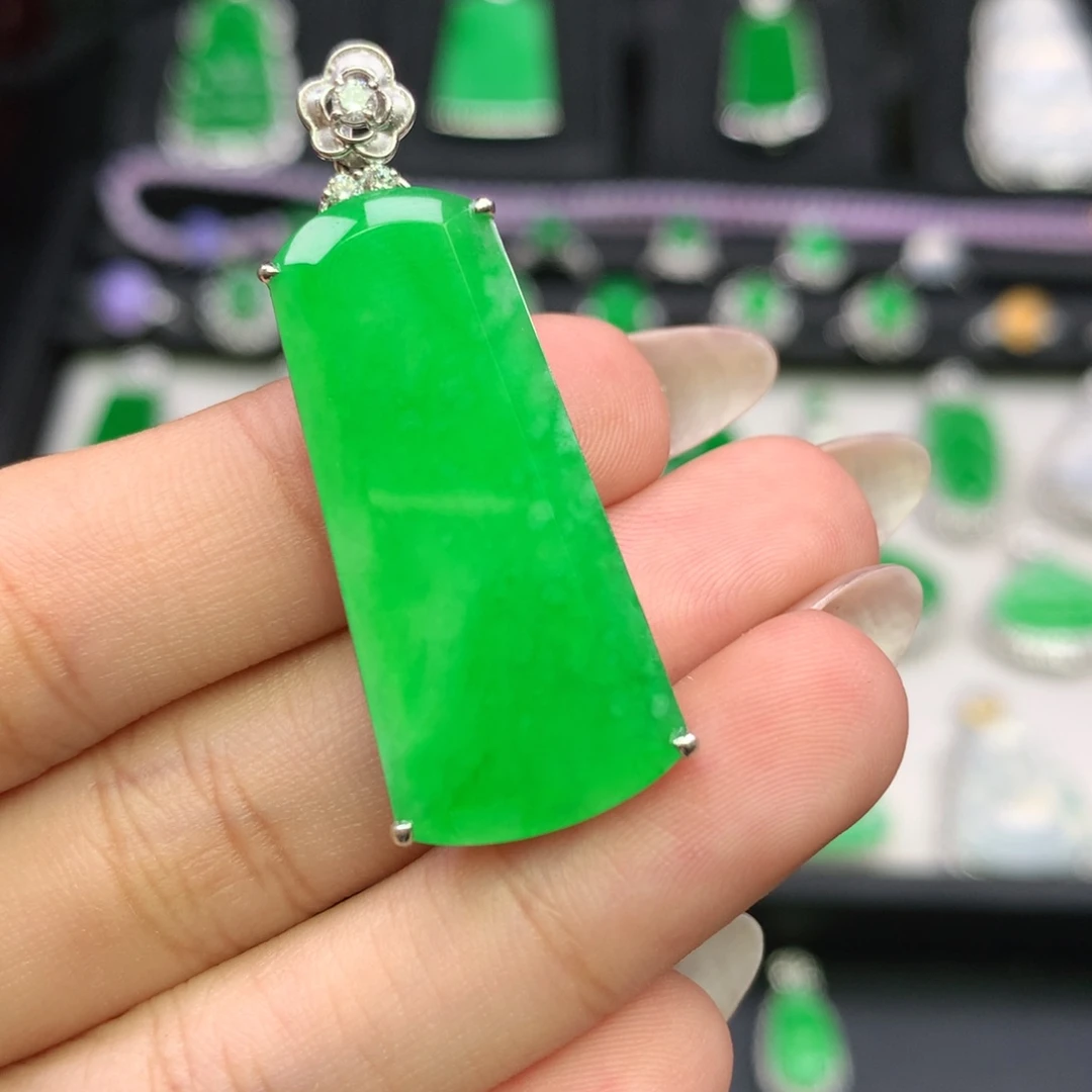 吊坠(不含链)18K金镶嵌翡翠